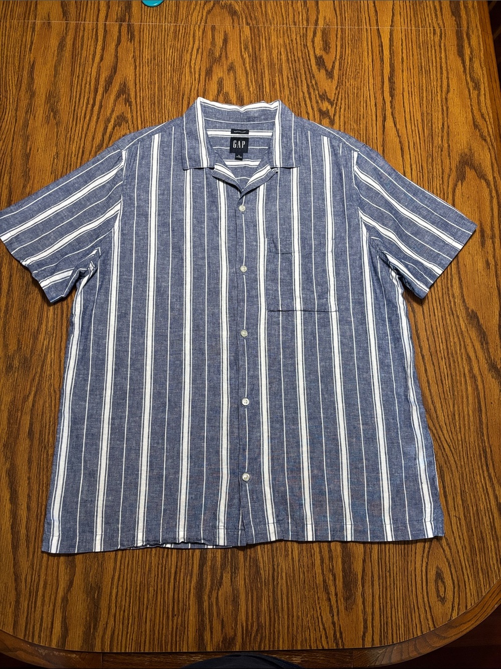 GAP Men’s Short Sleeve Button Down